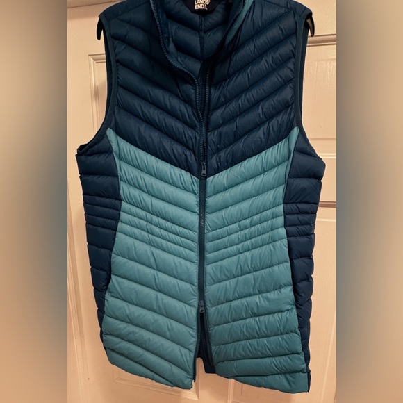 Lands End Women’s Packable Down Vest - Picture 7 of 8